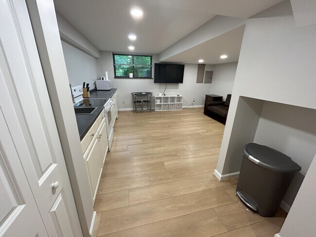 Building Photo - 3278 S Cove Ct