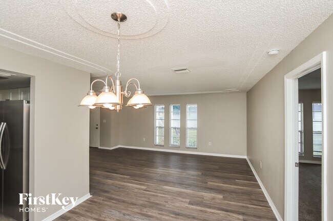 Foto del edificio - 2027 Beekman St NE