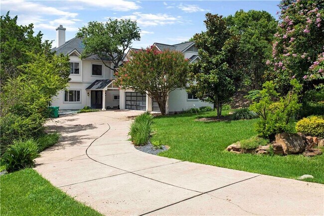 Foto del edificio - 8216 Talbot Ln