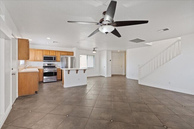 Foto del edificio - Status: Accepting Applications