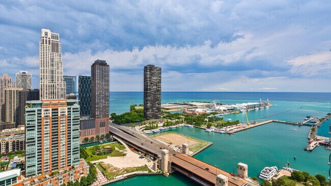 Building Photo - 420 E Waterside Dr