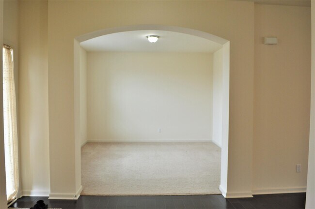 Foto del edificio - 4313 Silverleaf Dr