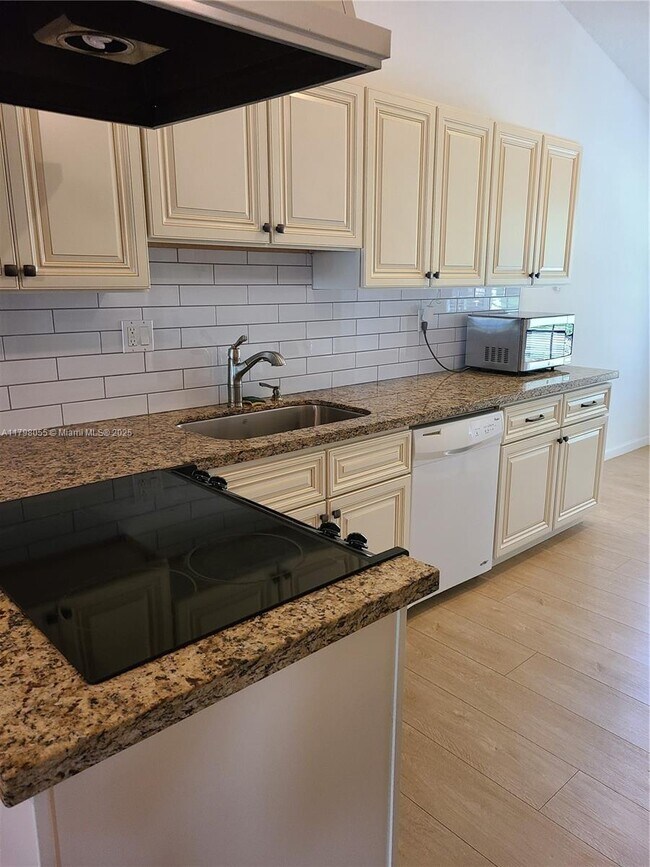 Foto del edificio - 10520 Buttonwood Ave