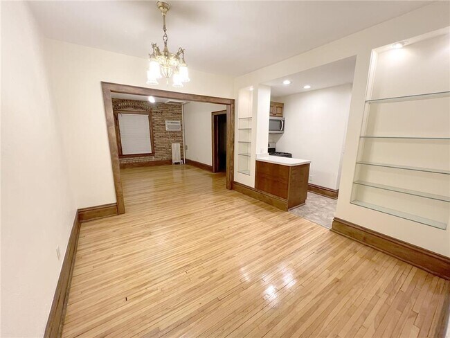 Foto del edificio - 1204 Harmon Pl