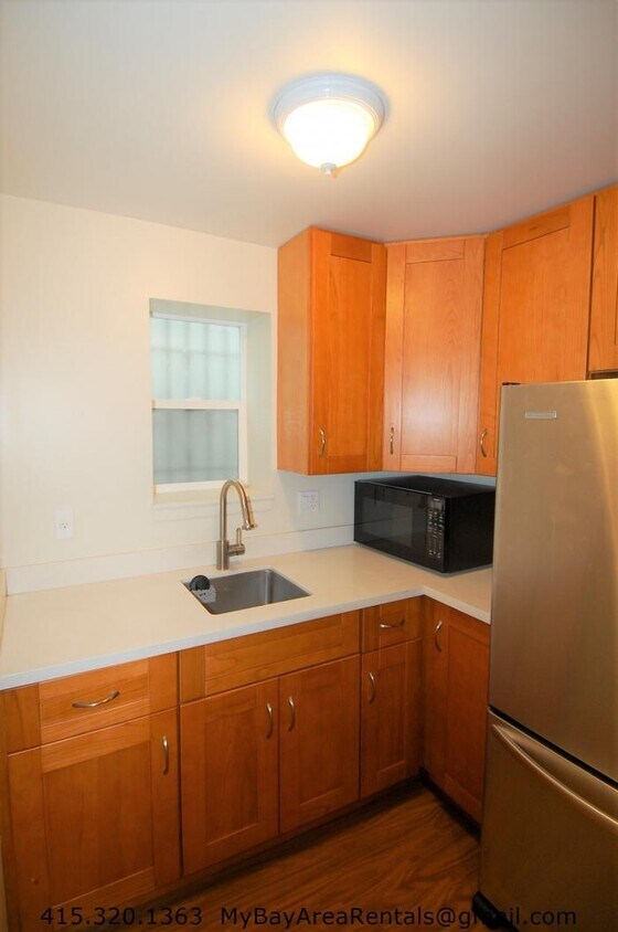 Building Photo - bedroom in San Francisco CA 94122