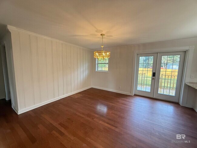 Foto del edificio - 9151 Old Mobile Rd