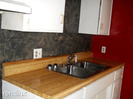 Building Photo - 2 br, 1 bath House - 2028 W Division St