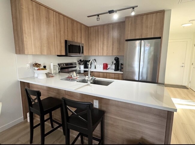 Building Photo - 5420-5208 208 St