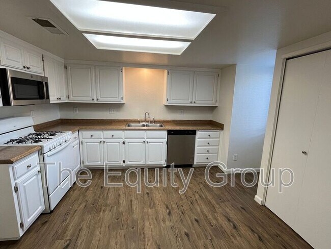 Foto del edificio - 3926 W Meadow Ave