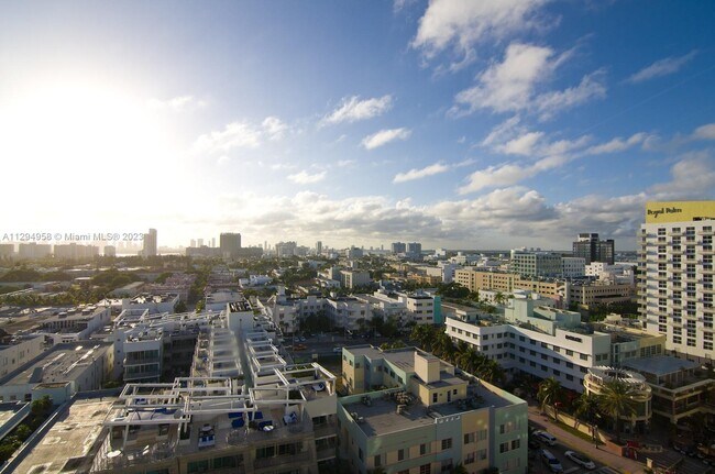 Building Photo - 1455 Ocean Dr