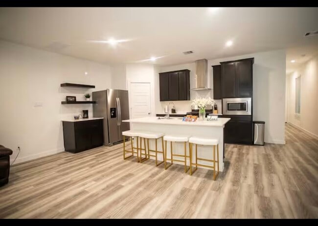 Foto del edificio - 12317 Brandenburg Gate Rd