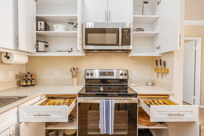 Foto del edificio - 3136 Meade Ave