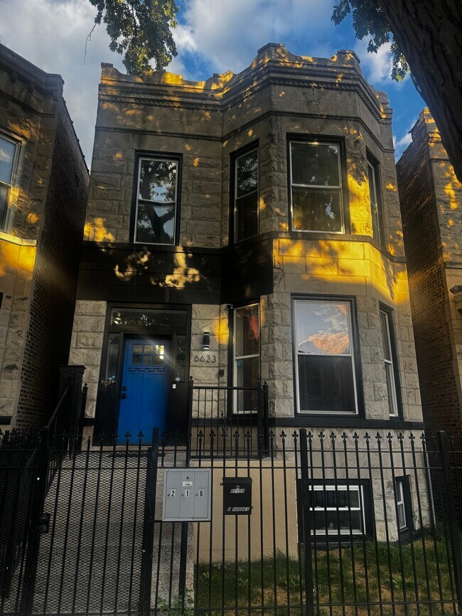 Foto del edificio - 6623 S Rhodes Ave