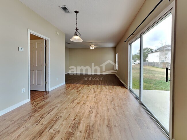 Foto del edificio - 7267 Rampart Ridge Cir S