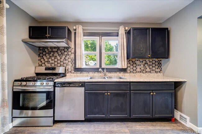 Foto del edificio - 351 US-209