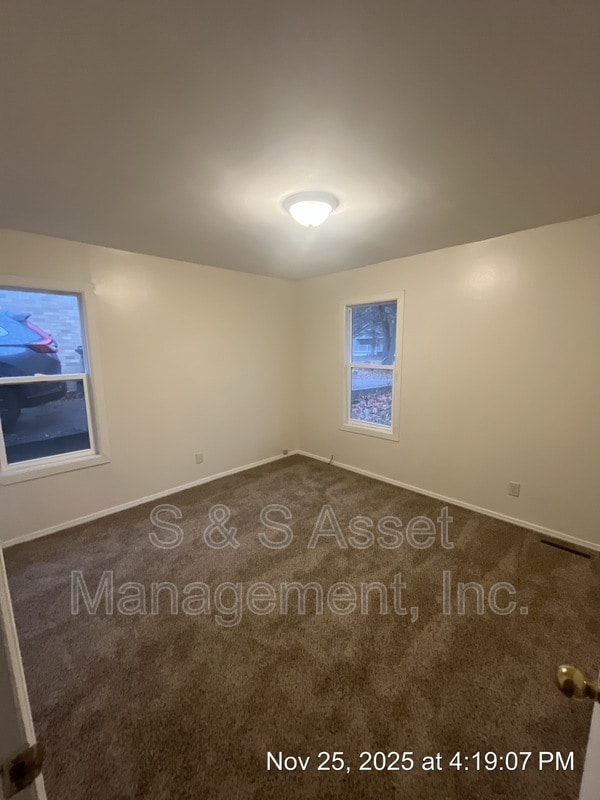 Foto del edificio - 6338 Rosedale Rd