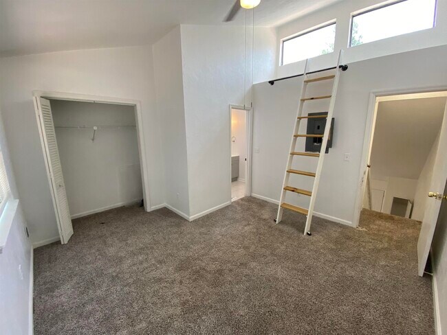 Foto del edificio - 1242 High Rd