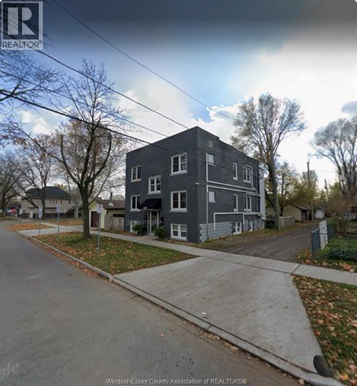 Primary Photo - 459 Watkins St