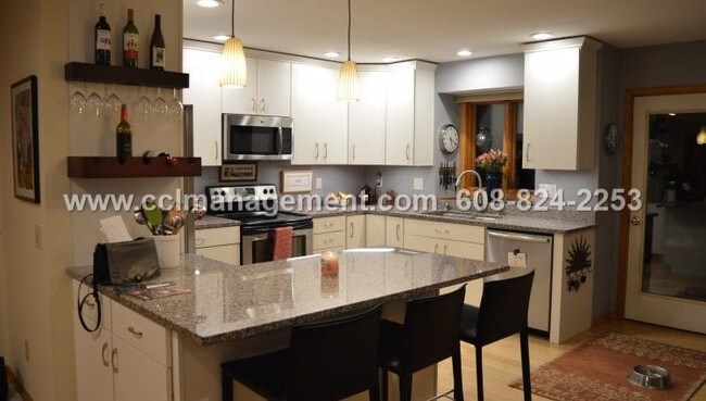 Foto del edificio - 6826 Harvest Hill Rd