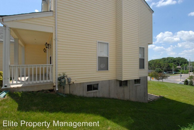 Building Photo - 128 Cascade Cir Dr