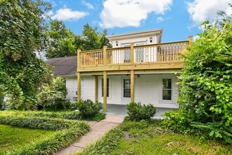 Building Photo - 3008 Lakeshore Dr