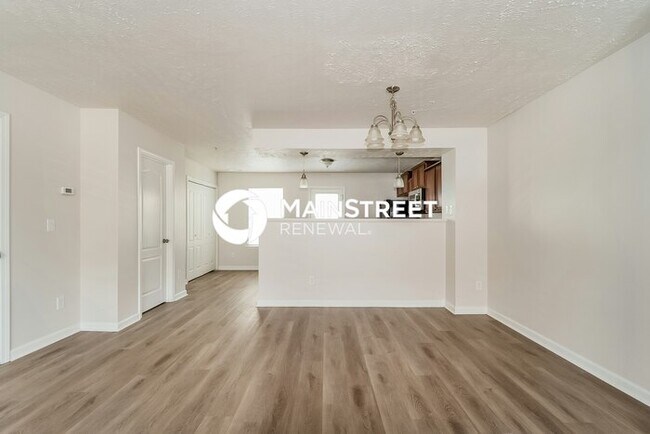Foto del edificio - 3 Bedroom Pet-Friendly Home in La Vergne, TN with Main Street Renewal