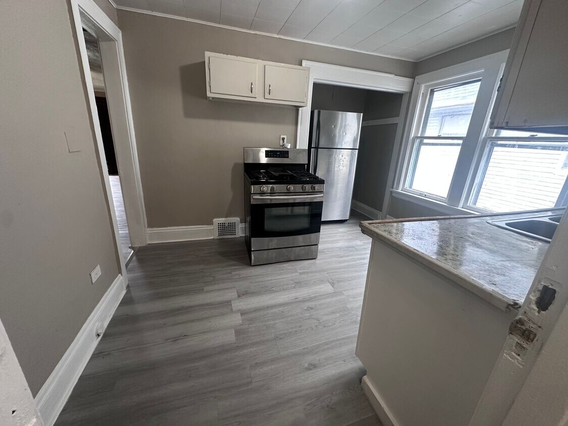 Foto principal - *3675-3677 E 147th St