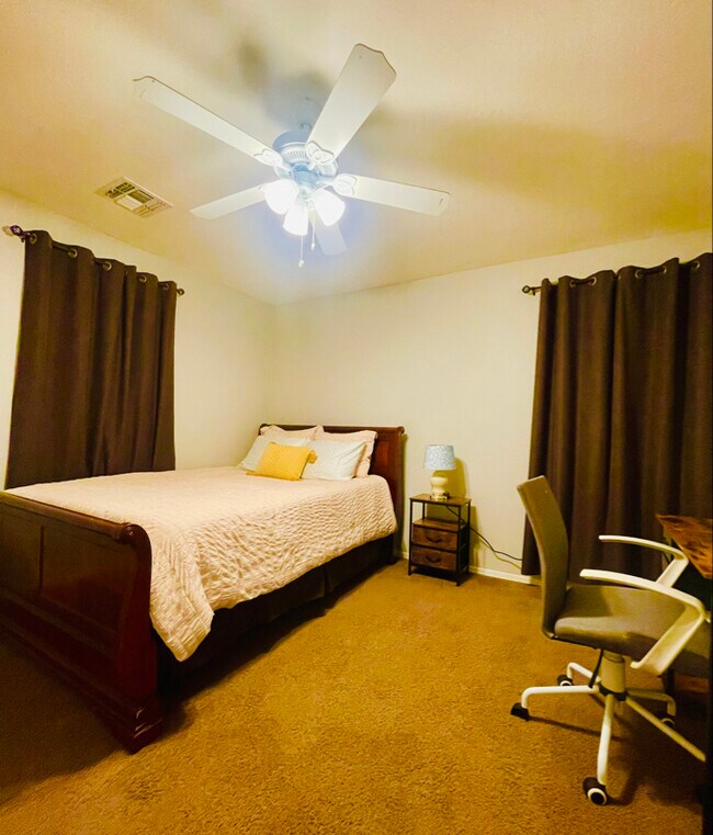 Foto del edificio - 11136 East Starkey Avenue