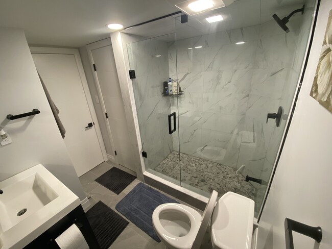 Building Photo - 315 Veterans Dr