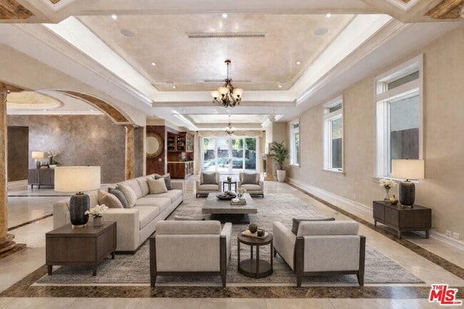 Building Photo - 2023 Parnell Ave