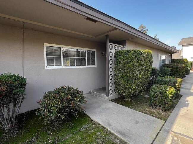 Building Photo - 2450 14th Ave