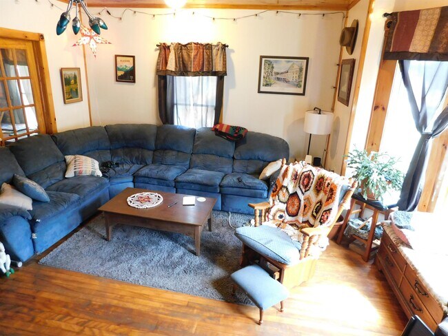 Building Photo - 28 Cottage St