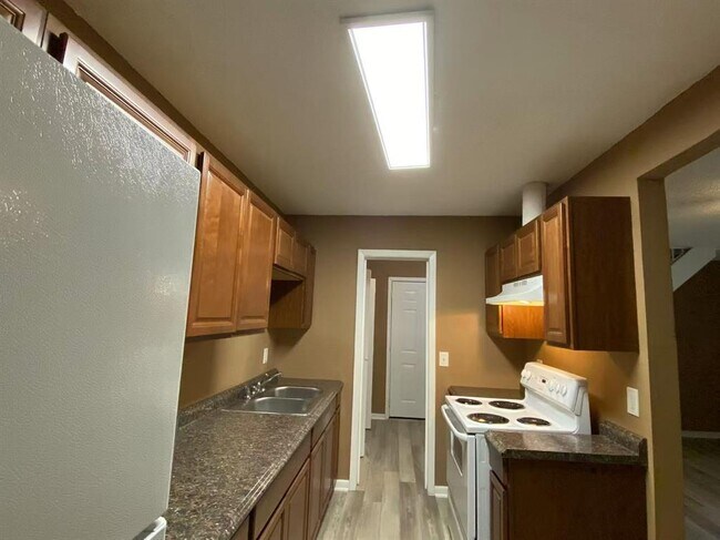 Foto del edificio - 5002 Blue Spruce Cir