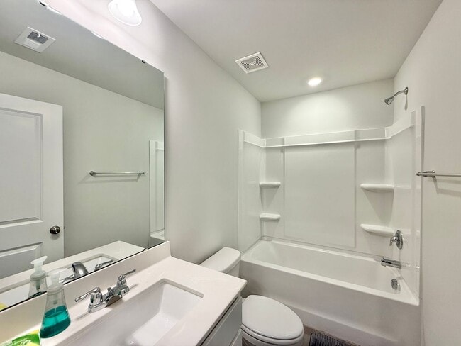 Building Photo - Gorgeous 3BD, 3.5BA Apex Townhome with 1-Car Garage in an HOA Community