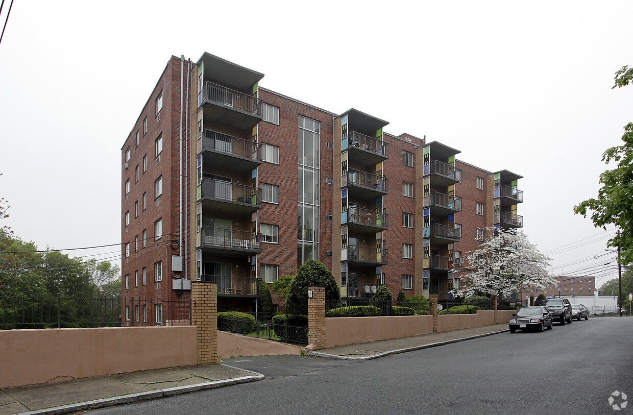 Parkway-Mystic - Parkway-Mystic Apartments
