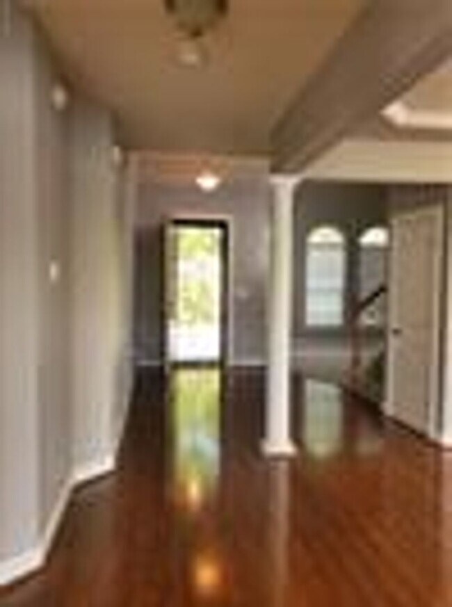 Foto del edificio - Crystal Lake South