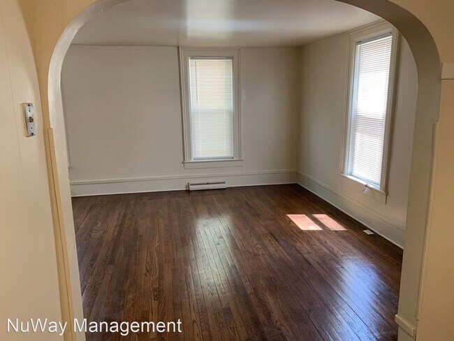 Building Photo - 3 br, 1.5 bath House - 417 N Water St