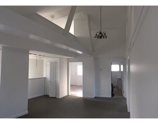 Building Photo - 2 bedroom in Dartmouth MA 02748