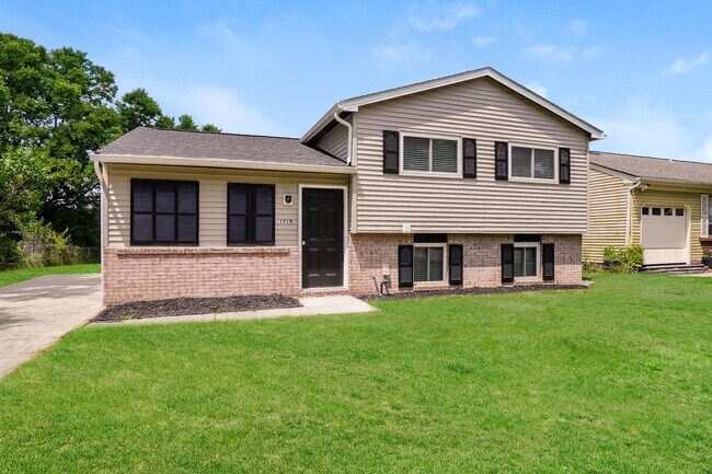 Building Photo - 1719 Ringfield Dr