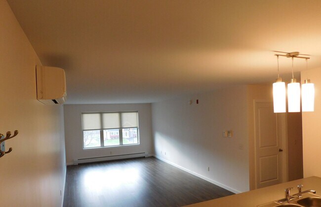 Foto del edificio - Beautifully Spacious 1 Bedroom Apartment