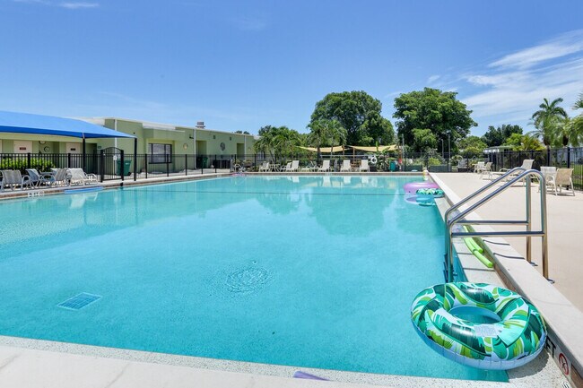 Foto del edificio - 274 Riverwood Rd