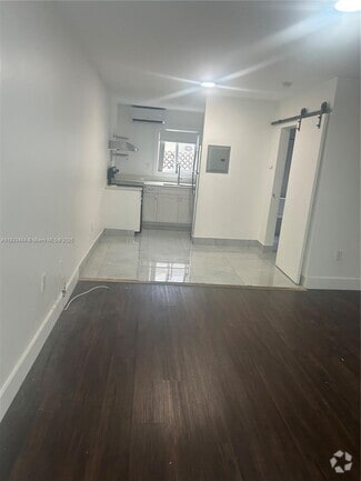 Building Photo - 8260 Byron Ave
