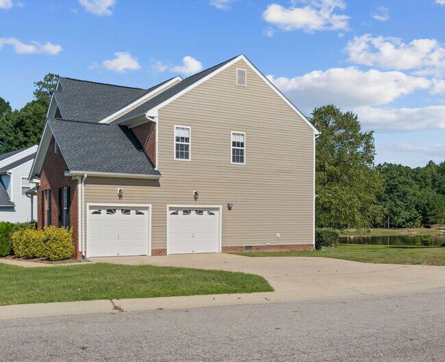 Building Photo - 930 Pristine Ln