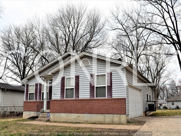 Primary Photo - Great 3 Bedroom Ranch with Basement