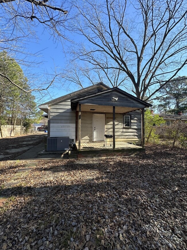 Building Photo - 2517 Providence St