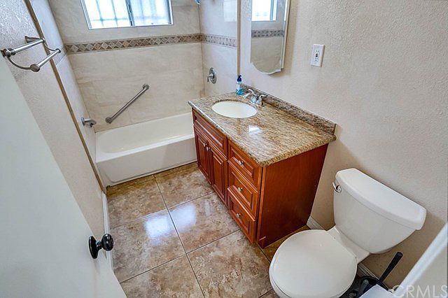 Foto principal - 14310 Cerritos Ave