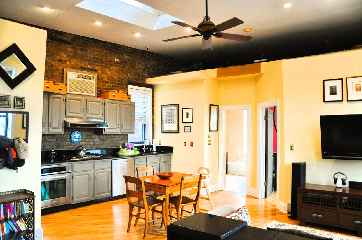 Foto principal - 163 14th St