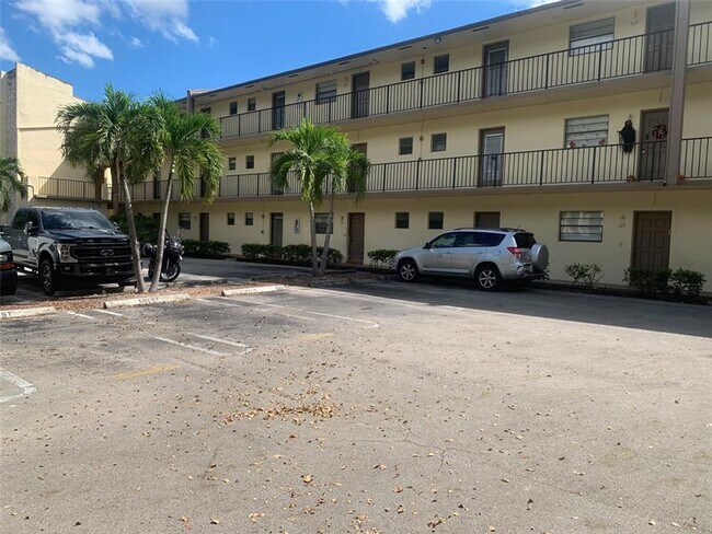 Foto del edificio - 9150 NW 38th Dr