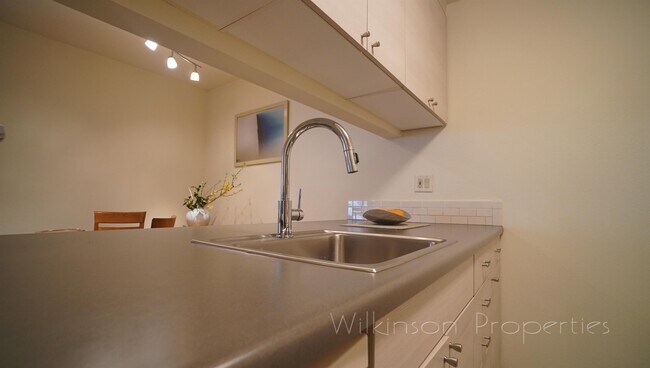 Foto del edificio - 3025 Broadway St