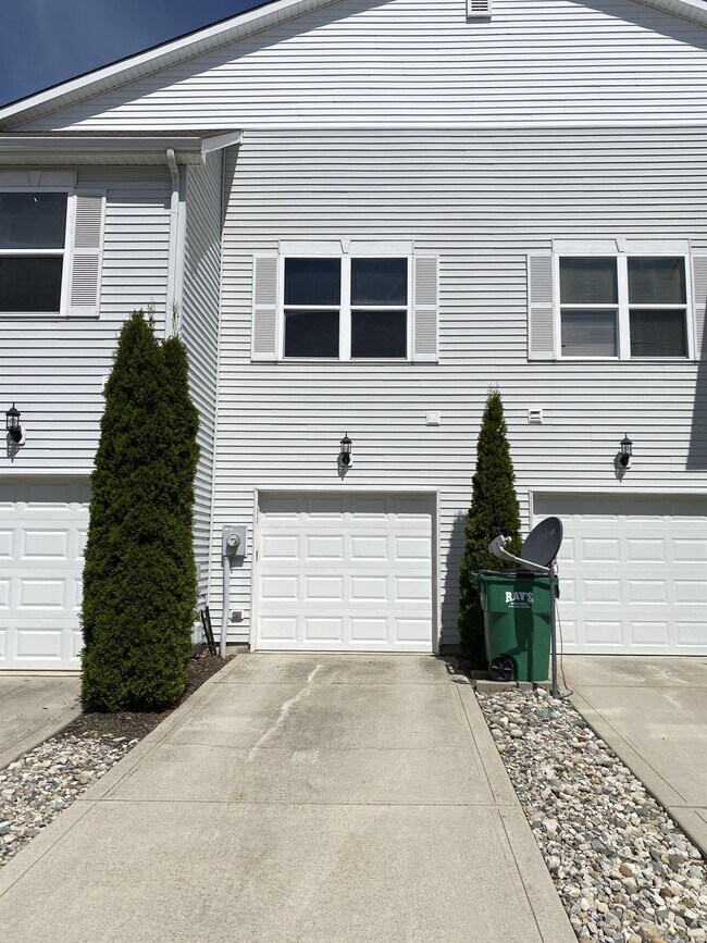 Building Photo - 12030 Zircon Ln